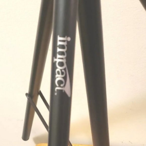 2 Photo Light Stands fully adjustable Tripods 54" "IMPACT" Brand - Picture 2 of 5